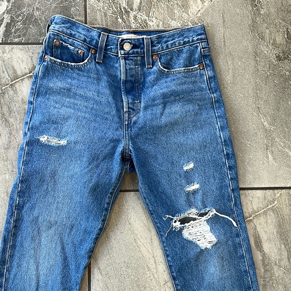 💙 Levi’s Premium Wedgie Straight Fit medium wash size 26 jeans 100% cotton - Picture 4 of 10